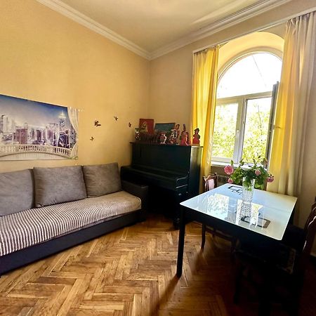 Karson Family Hostel & Guest House Jerevan Buitenkant foto