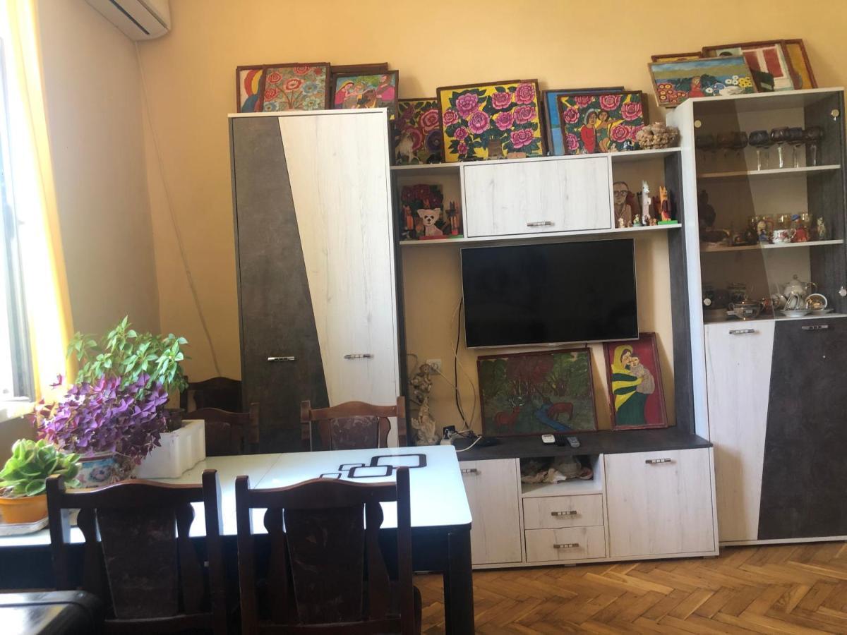 Karson Family Hostel & Guest House Jerevan Buitenkant foto