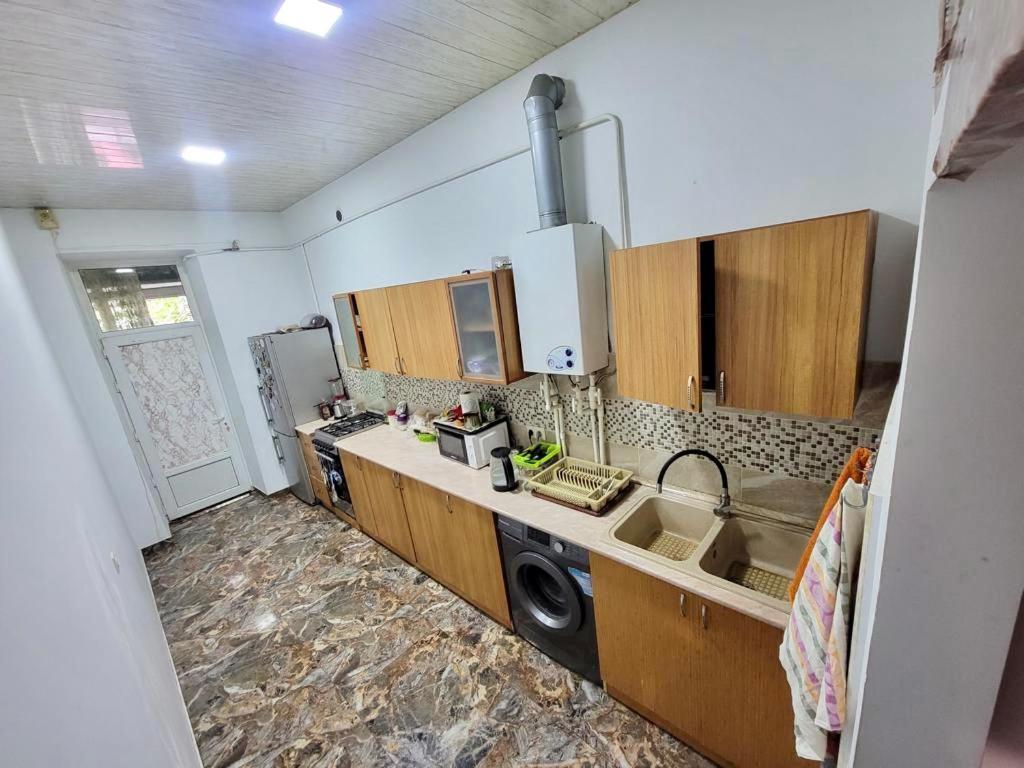 Karson Family Hostel & Guest House Jerevan Buitenkant foto