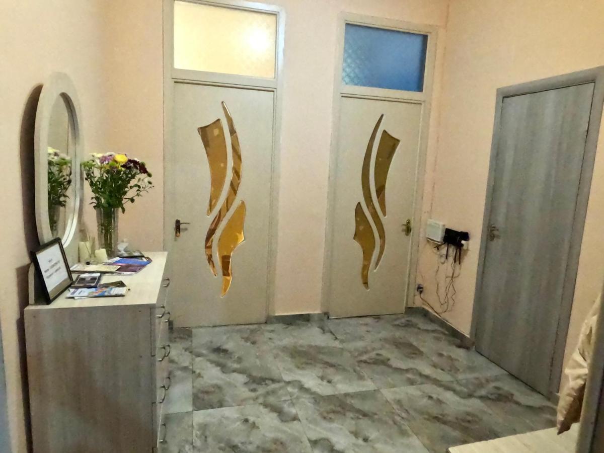 Karson Family Hostel & Guest House Jerevan Buitenkant foto