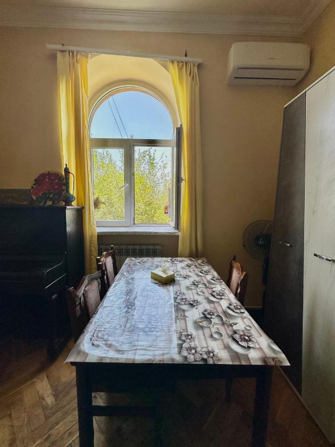 Karson Family Hostel & Guest House Jerevan Buitenkant foto