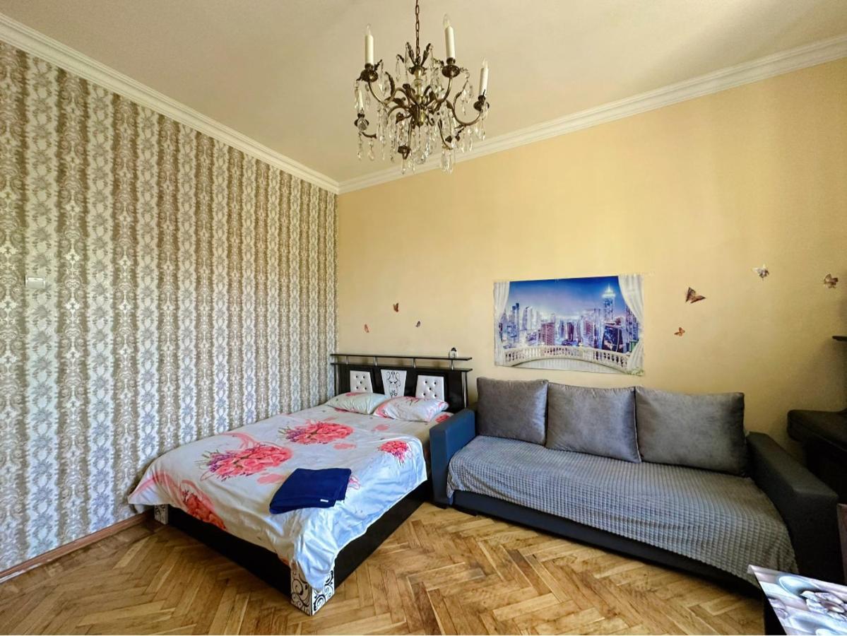 Karson Family Hostel & Guest House Jerevan Buitenkant foto