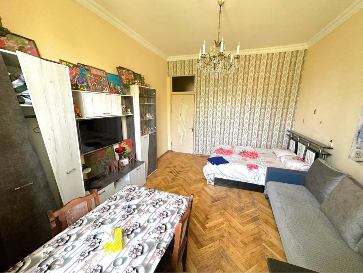 Karson Family Hostel & Guest House Jerevan Buitenkant foto